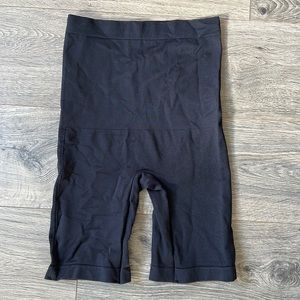 NWOT Shapermint Empetua Bike Shorts Black size small